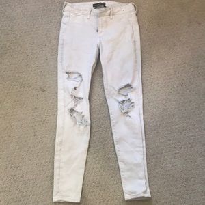 white distressed skinny jeans